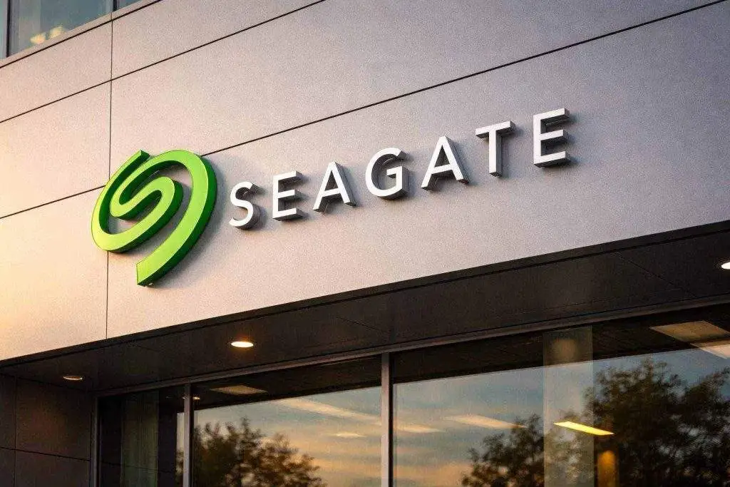 Seagate stock slips despite fresh $700 target as Wall Street braces for jobs, CPI