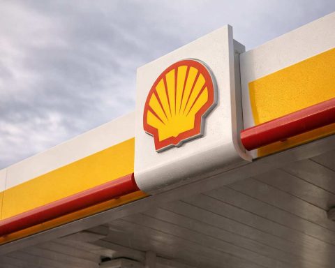 Shell keeps $3.5bn buyback despite Q4 profit slide — and debt jumps to $45.7bn