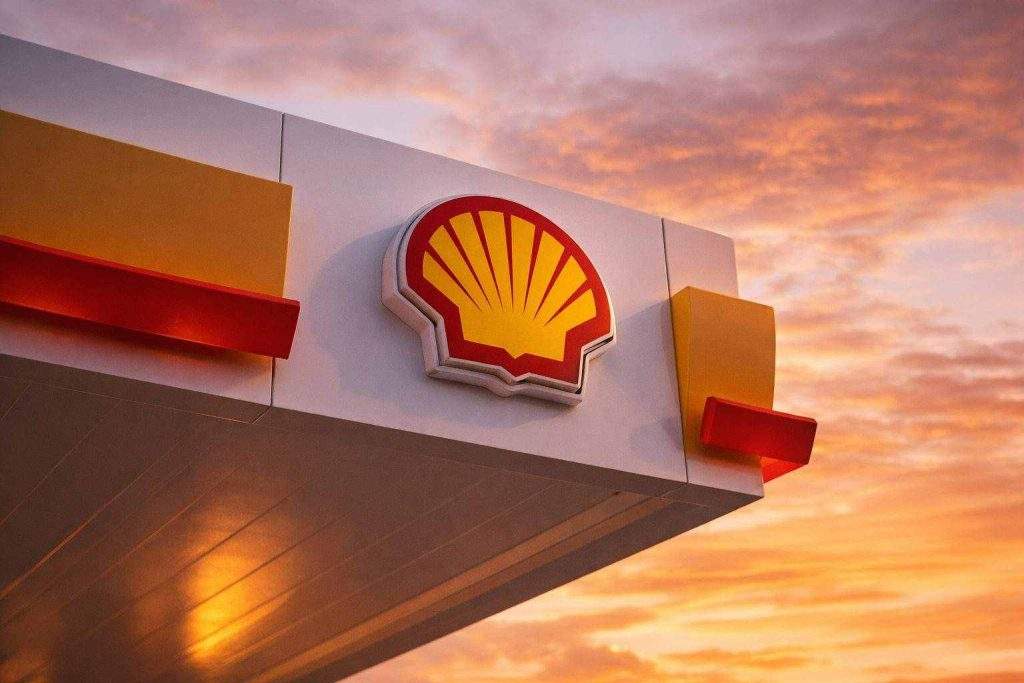 Shell share price treads water as buyback rolls on; oil, Iran talks in focus