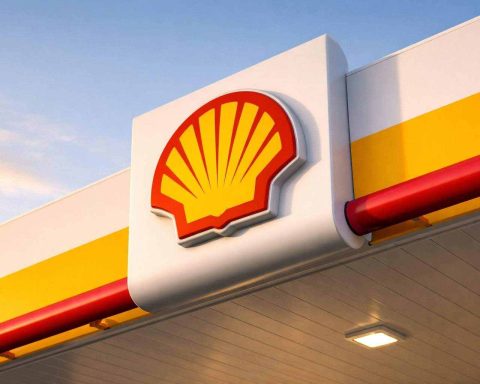 Shell stock price in focus: oil drops 1% ahead of London open, Iran talks loom