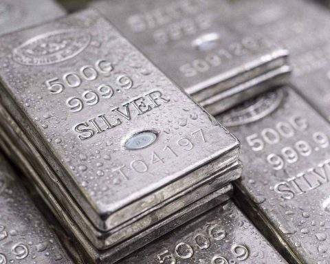 Silver price dives about 15% as selloff resumes — what traders watch next for XAG/USD
