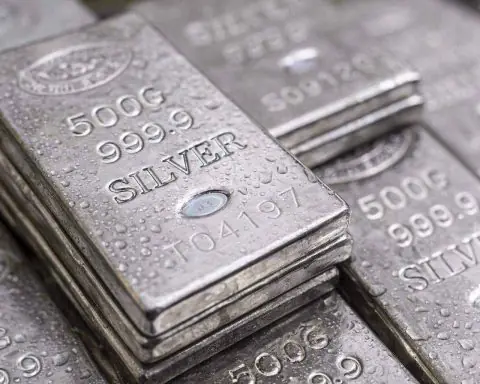 Silver price dives about 15% as selloff resumes — what traders watch next for XAG/USD