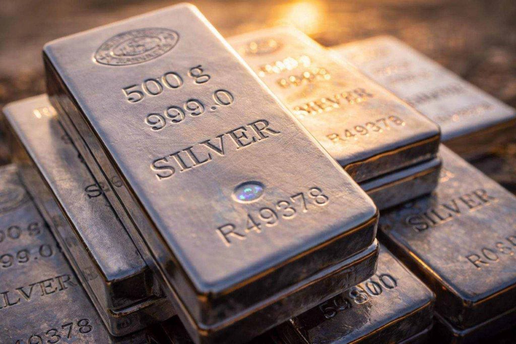 Silver price rebound masks fresh stress after CME lifts margins again