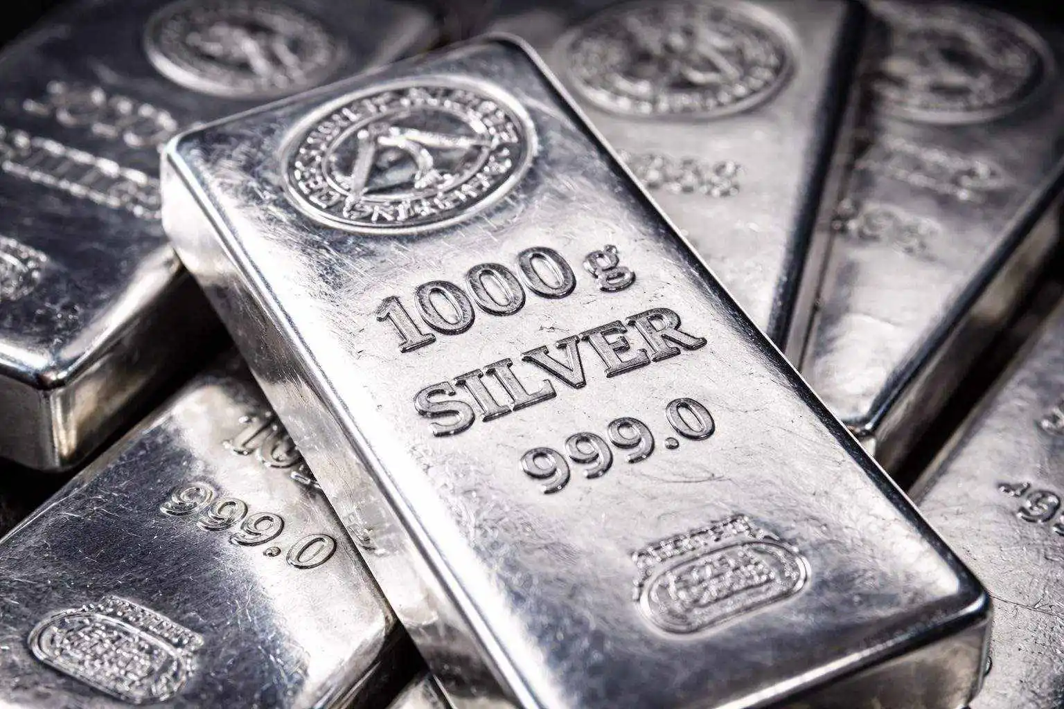 Silver Price Today Climbs Above $70 as Dollar Slides, Silver Stocks Rally