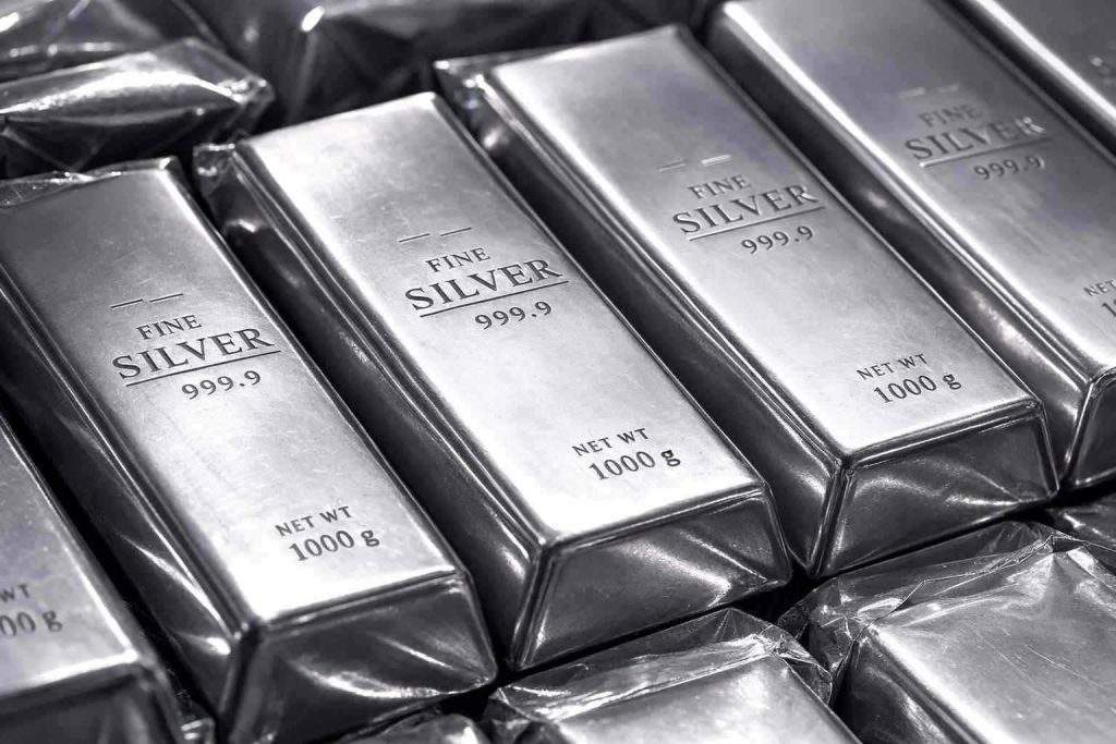 Silver Price Today: Spot Silver Rebounds After Selloff as Dollar Strength Caps Gains