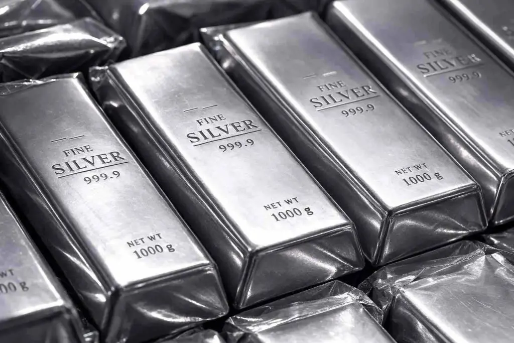 Silver Price Today: Spot Silver Rebounds After Selloff as Dollar Strength Caps Gains