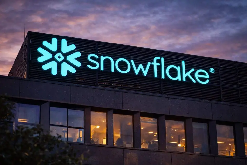 Snowflake stock dips in premarket after earnings beat — what SNOW investors watch next