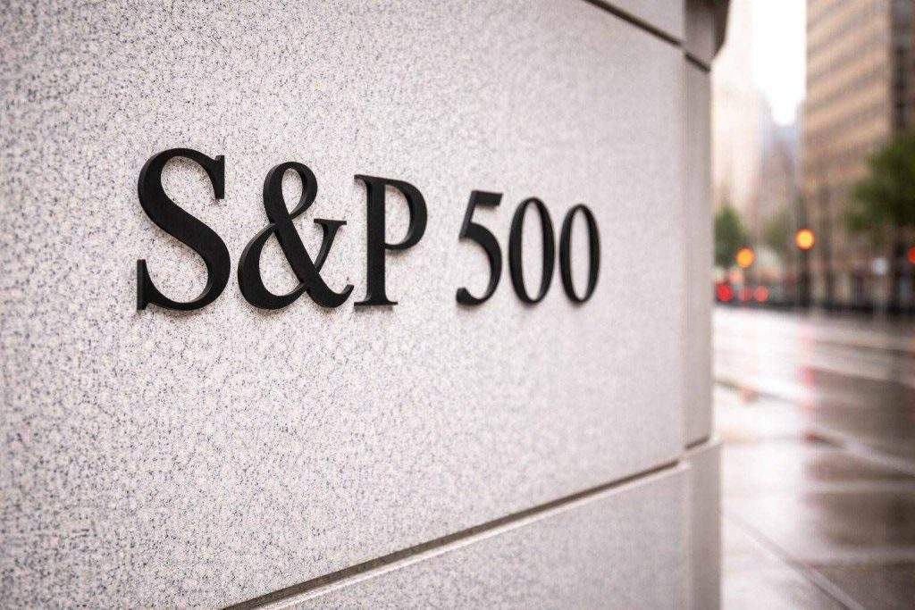 S&P 500 Hits ‘Line in the Sand’ at 200-Day Support as Oil, Fed Jitters Revive 10% Drop Call