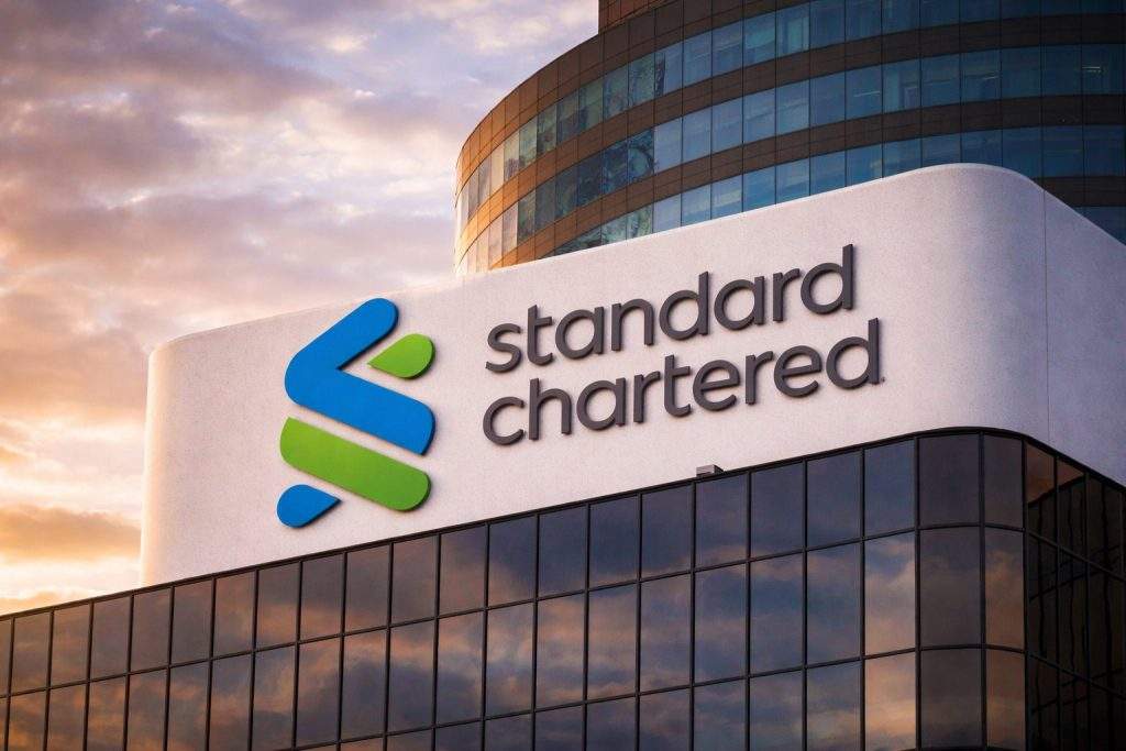 Standard Chartered share price rebounds after Thursday slide — CFO change, crypto push, earnings next