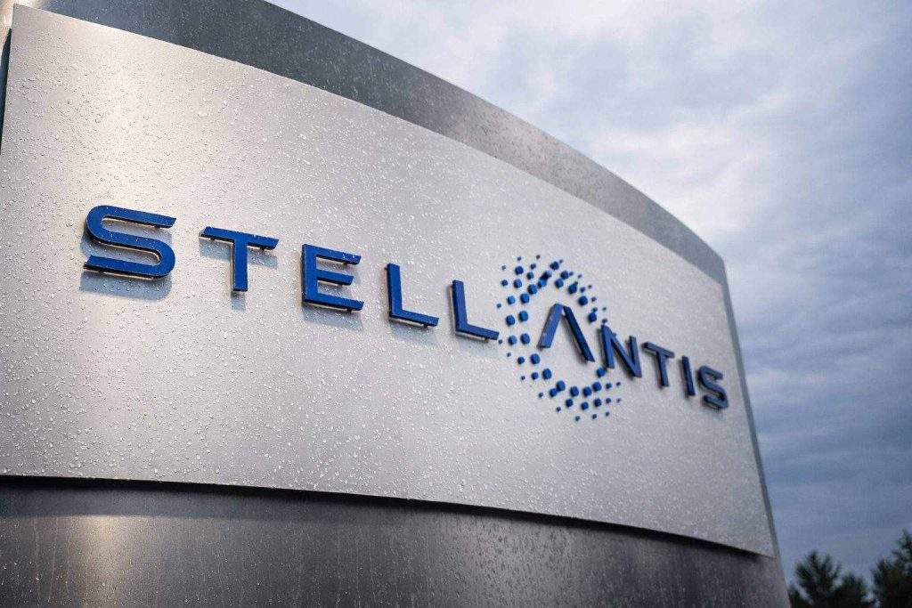 Stellantis’ €22bn EV U-turn: shares plunge, dividends paused, Canada battery JV stake sold for $100