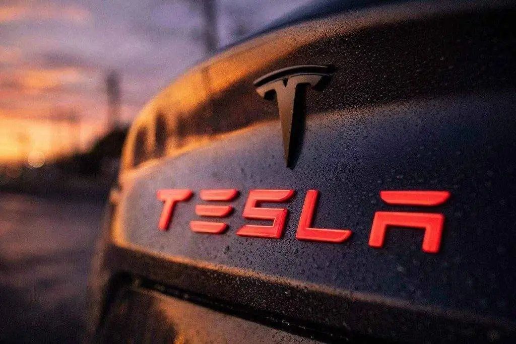 Tesla stock pops after Musk touts Semi “high volume” push as investors eye jobs data