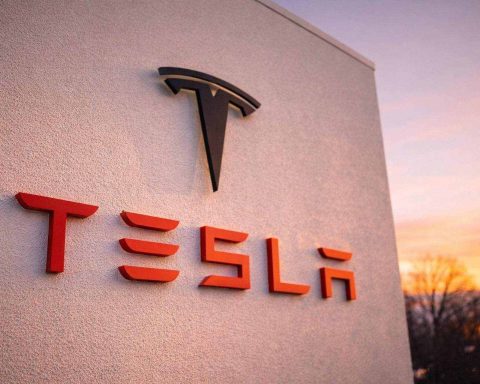 Tesla stock price slips today: TSLA drifts as a $550 bull call runs into Fed-rate math