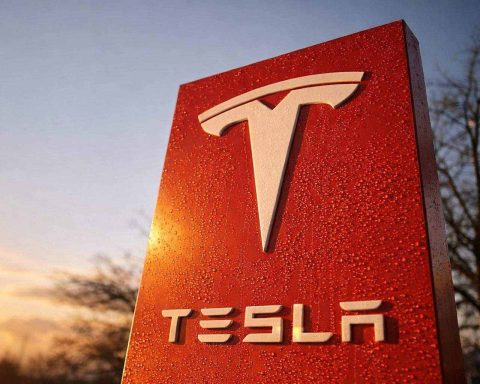 Tesla (TSLA) stock price climbs ahead of Nvidia earnings as Autopilot lawsuits return to focus