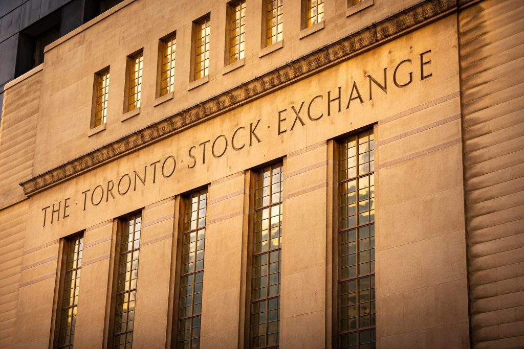 TSX Week Ahead: Toronto Stock Exchange record close faces bank earnings rush and Canada GDP test