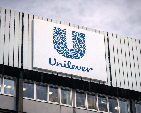 Unilever share price slips early in London as investors line up Feb. 12 results