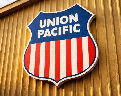 Union Pacific’s $85 Billion Norfolk Southern Merger Faces a New Walk-Away Test