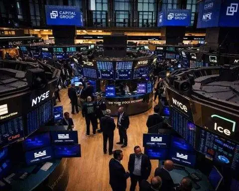 US Economic Calendar Today: Stock Futures Hold Steady as Traders Eye Fed Speeches, Treasury Buyback and Delayed Jobs Data