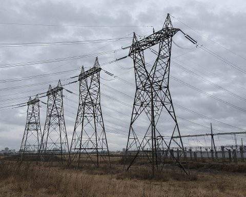 Utilities stocks jump as yields fall: XLU closes at $46.50 heading into Fed minutes week