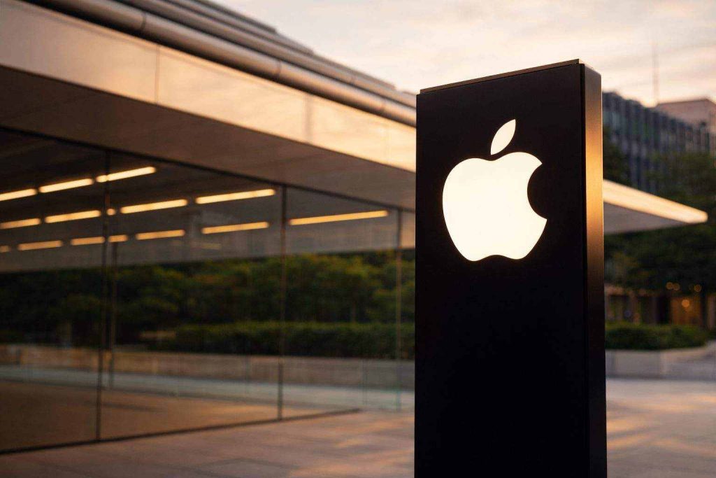 Apple Stock (AAPL) Gets Rare Barclays Sell as Soft iPhone Demand, AI Doubts Split Wall Street