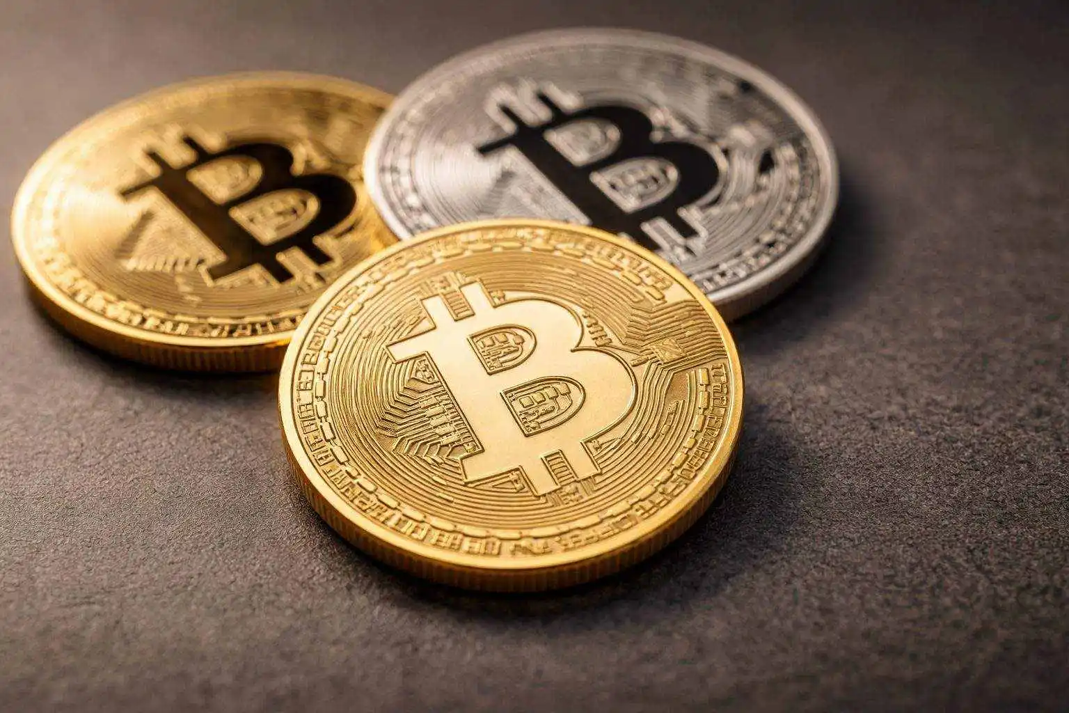 Bitcoin Price Today Holds Above $75,000 as Iran Talk Hopes and Wall Street’s Crypto Push Steady BTC