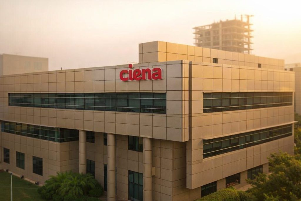 Ciena Corporation Stock Swings After Insider Sale Filing as AI Networking Boom Gets Tested