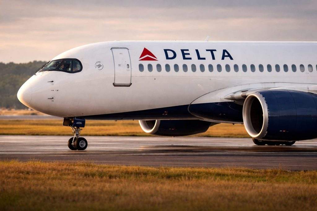 Delta Air Lines Stock Falls as Fuel-Cost Surge Clouds 2026 Outlook