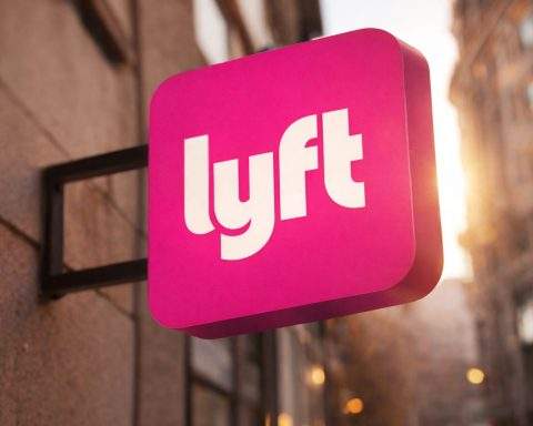 Lyft Stock Price Today: Shares Steady After Jefferies Cut Flags U.S. Slowdown and Waymo Risk
