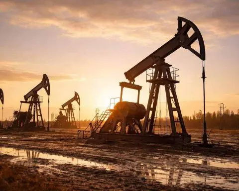 Oil Prices Tumble 15% After Trump Signals Iran War Could End Soon