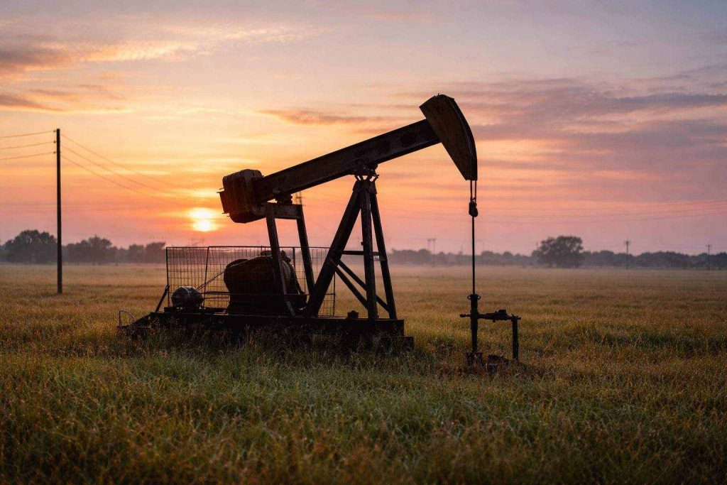 Oil Surges Above $105 as Iran War Jolts Stocks and Pushes Gas Prices Toward $4