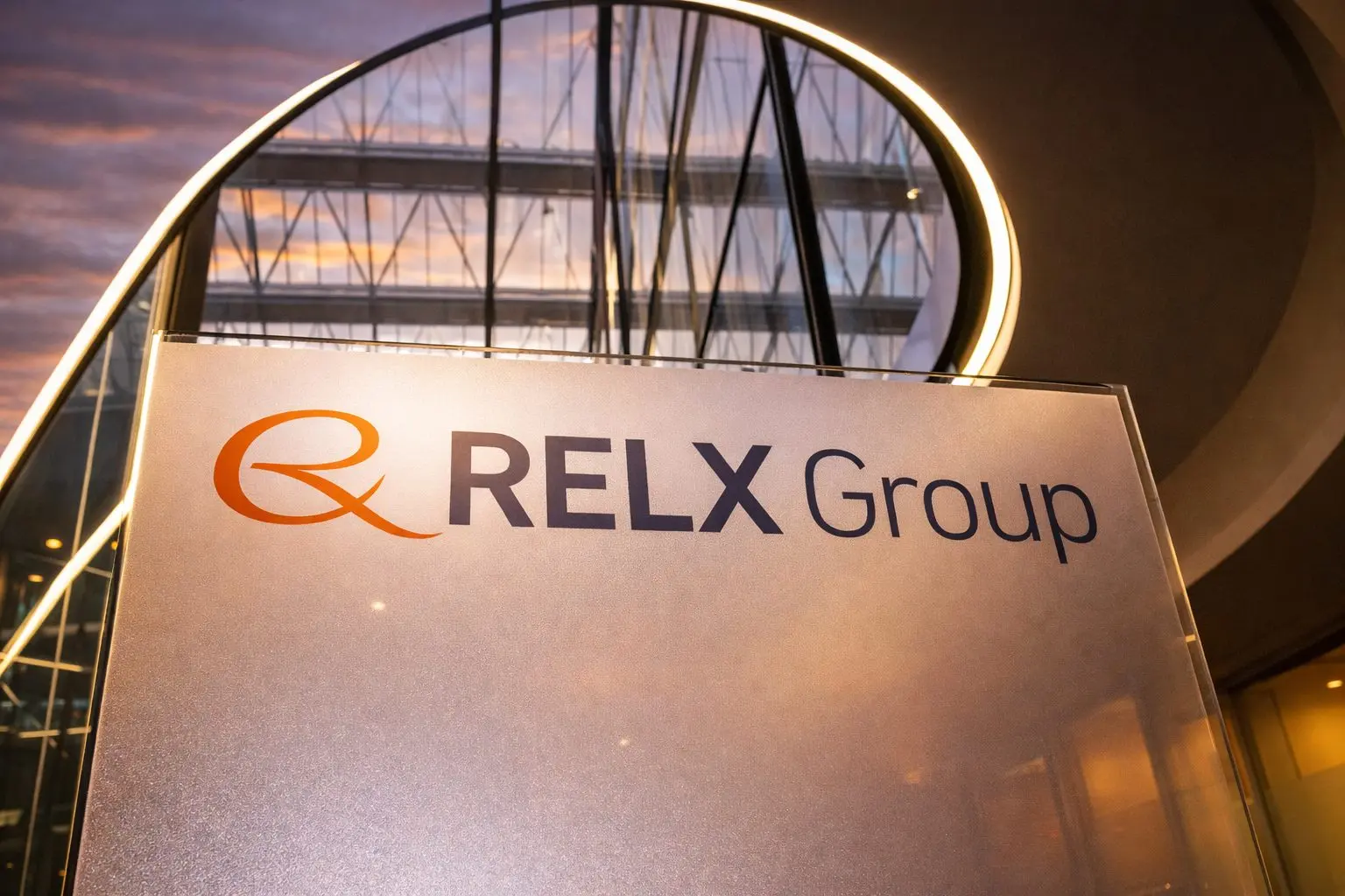 RELX PLC reiterates 2026 growth outlook as AI fears keep pressure on shares