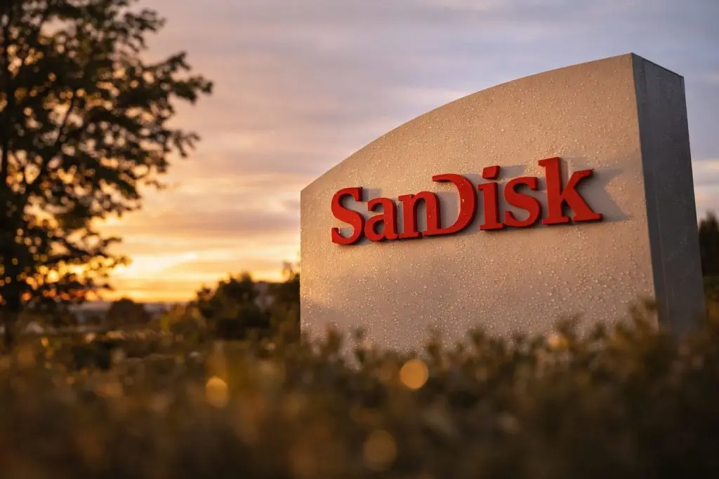 Sandisk stock price (SNDK) rebounds nearly 6% after Tuesday slide as tech snaps back