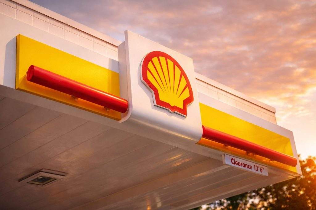 Shell stock jumps as oil spikes on Hormuz disruption — what traders watch next