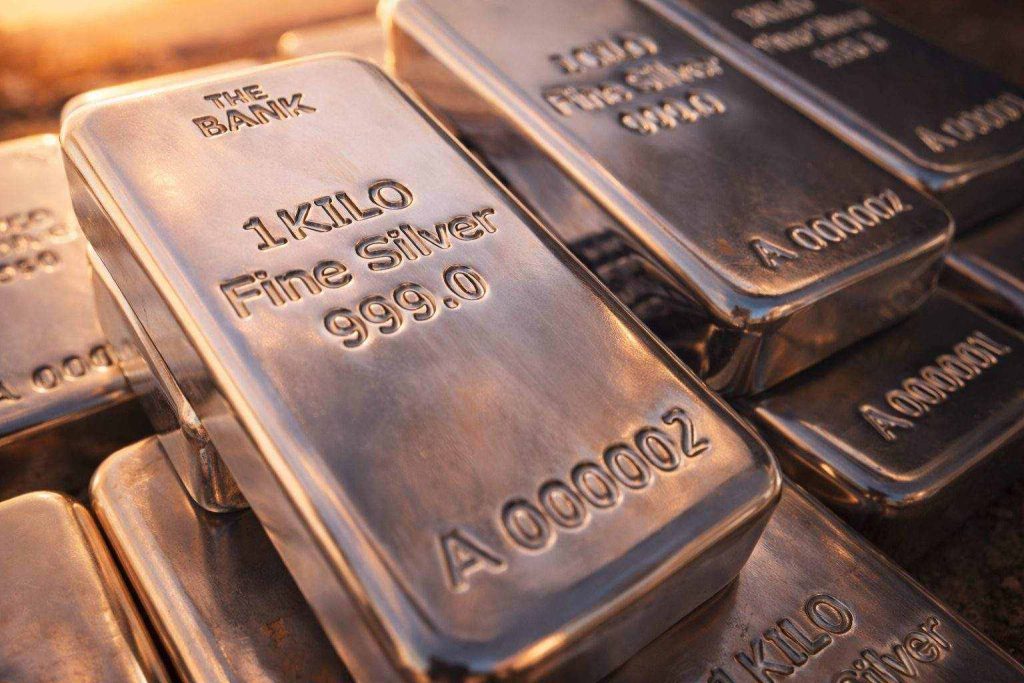 Silver Price Tumbles as Fed Holds Rates; Dip Buyers Get Mixed Signals