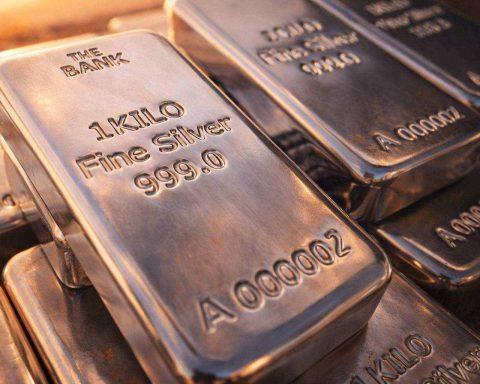 Silver Price Tumbles as Fed Holds Rates; Dip Buyers Get Mixed Signals