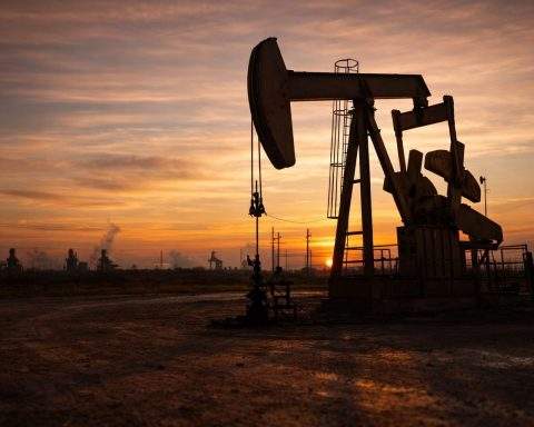 U.S. gas prices jump as Hormuz disruption lifts refiners and gasoline ETF