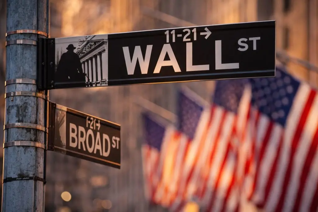 US stocks slide as oil jumps and today’s economic calendar stays light; Target up, MongoDB plunges