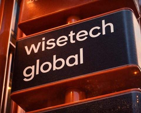 WiseTech Global stock slides 4.7%: AI job cuts, CEO buy and dividend dates now in focus