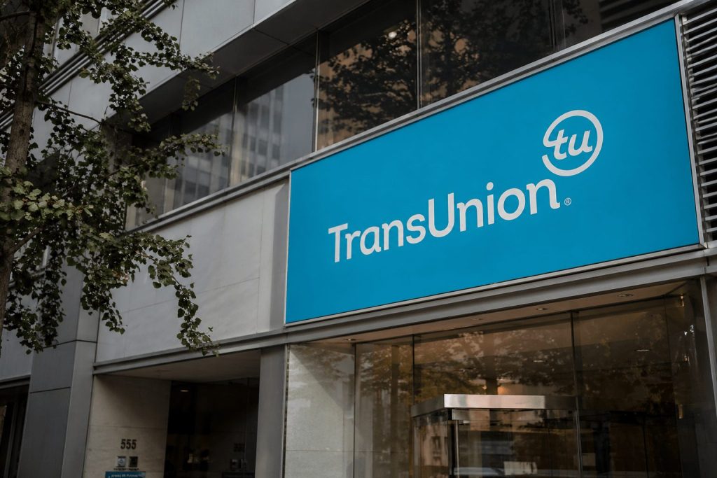 America’s Credit Split Is Getting Worse: TransUnion Data Shows Who Is Being Squeezed