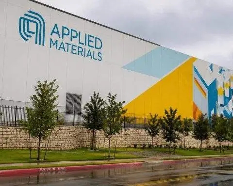 Applied Materials Stock Falls as U.S. Curbs Put China Chip-Tool Sales Back in Focus