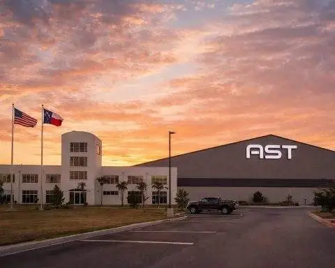 AST SpaceMobile BlueBird 7 Enters Off-Nominal Orbit After Blue Origin Launch, Clouding 2026 Rollout