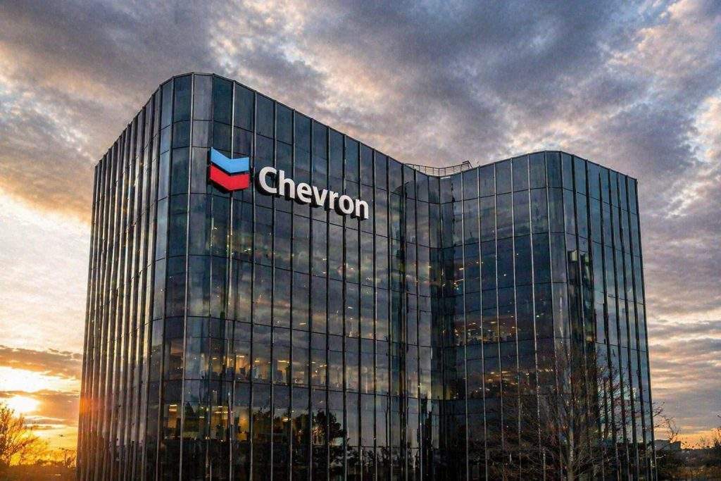 Chevron Stock Falls Despite Supreme Court Win as Oil Prices Tumble on Hormuz Reopening
