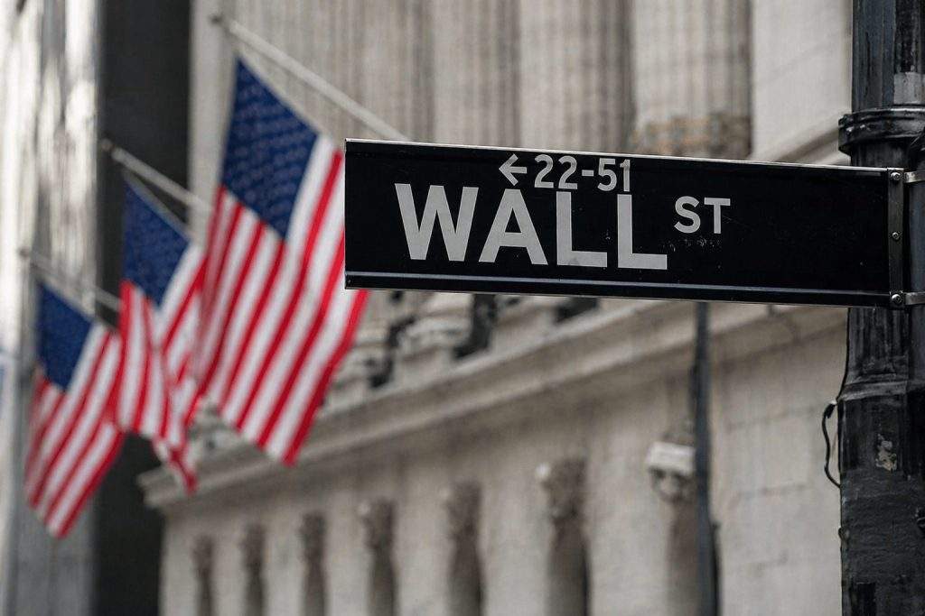 Dow Drops as Fed Split and Oil Surge Put Big Tech’s $10 Trillion AI Test on the Line