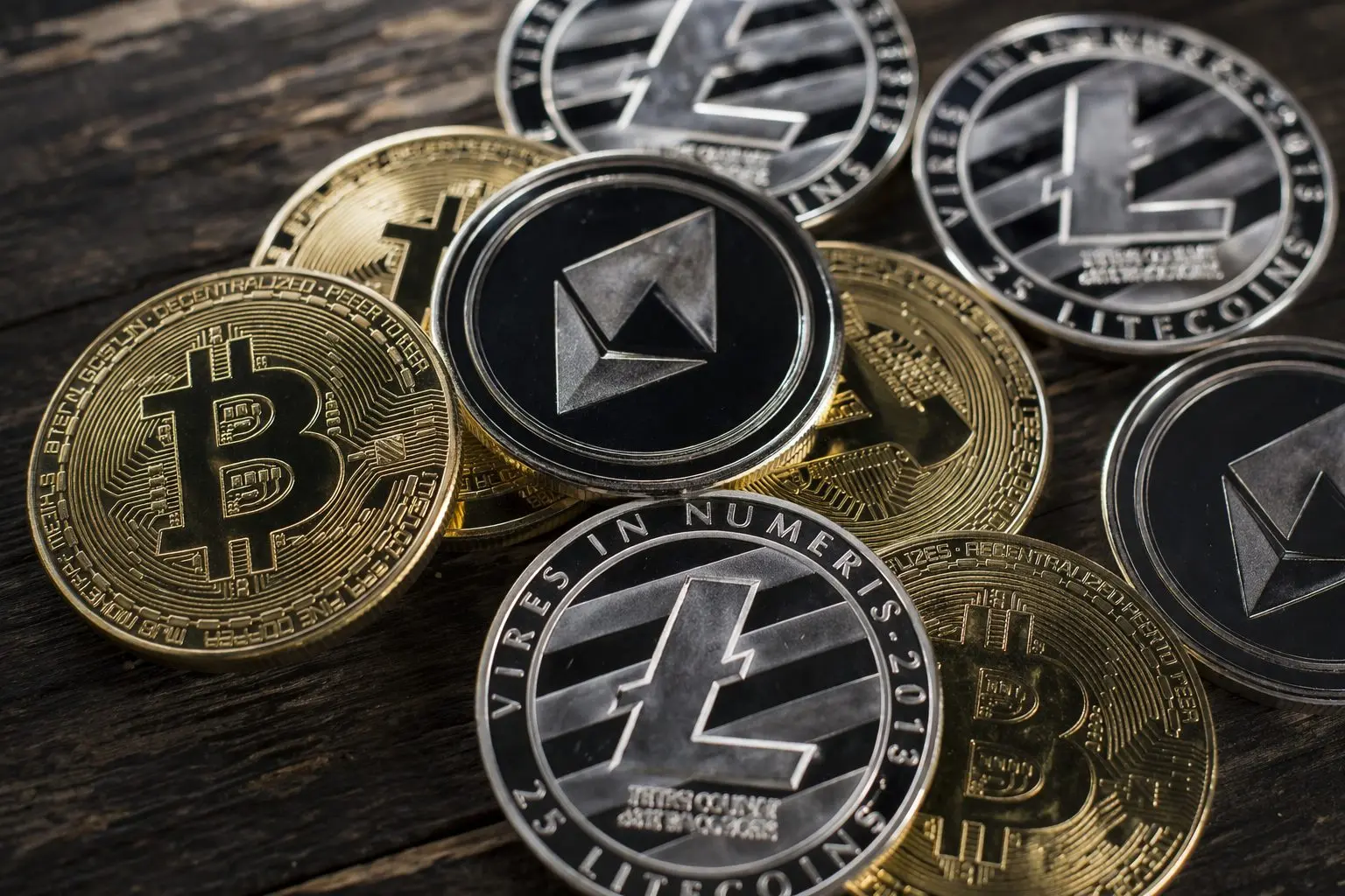 Free AI Trading Bots Push Into Forex and Crypto—Regulators Warn the Risks Are Real