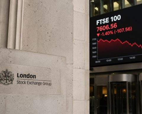 FTSE 100 Falls Today as AstraZeneca and GSK Drag London Stocks Lower