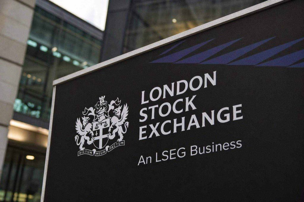 FTSE 100 Today: Why London Stocks Are Stuck Near 10,500 as Inflation Bites