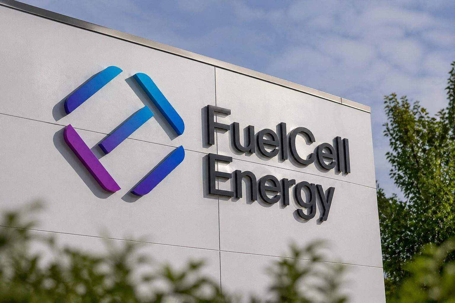 0 News Article Image FuelCell Energy Stock Hits 52-Week High as AI Data Center Power Bets Lift FCEL