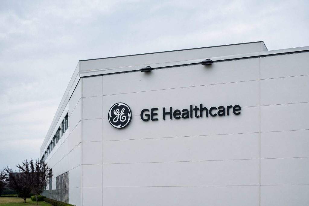 GE HealthCare Technologies Inc. Stock Sinks as Tariffs and Chip Costs Force Profit Cut