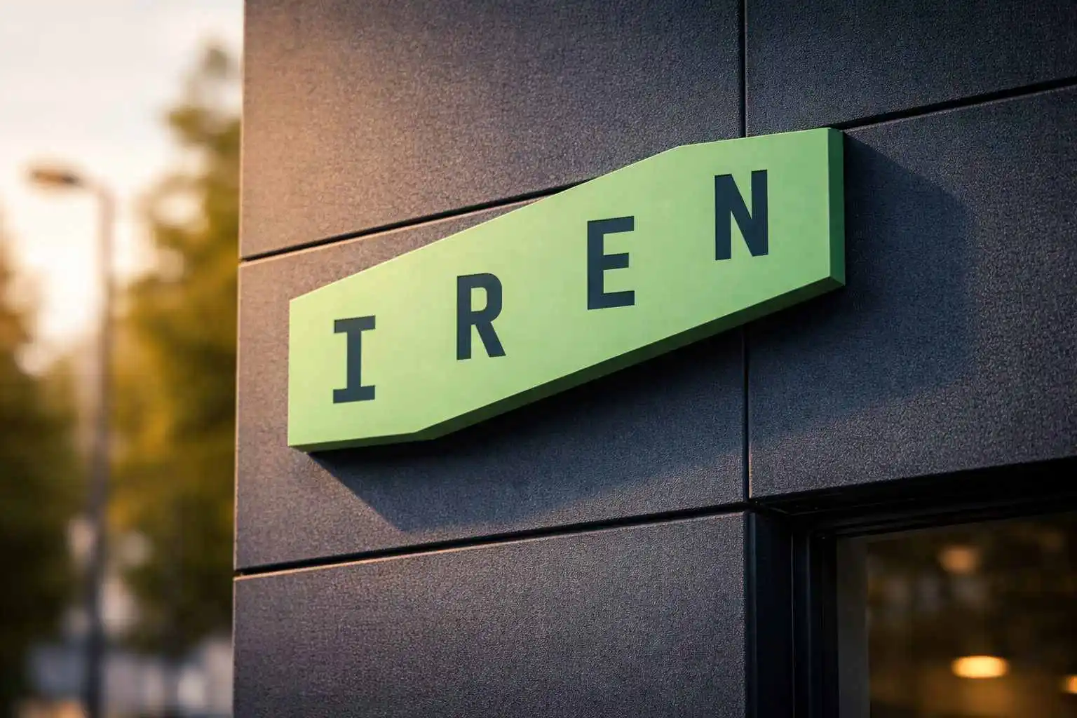 IREN Stock Rebounds as Microsoft AI Deal Fuels Bull Calls, but $6 Billion Share Sale Risk Lingers