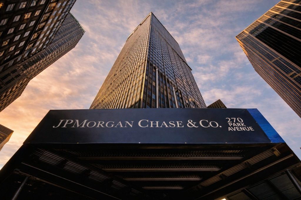 JPMorgan Stock Price Targets Reset as Evercore Cuts to $320, Piper Holds Overweight