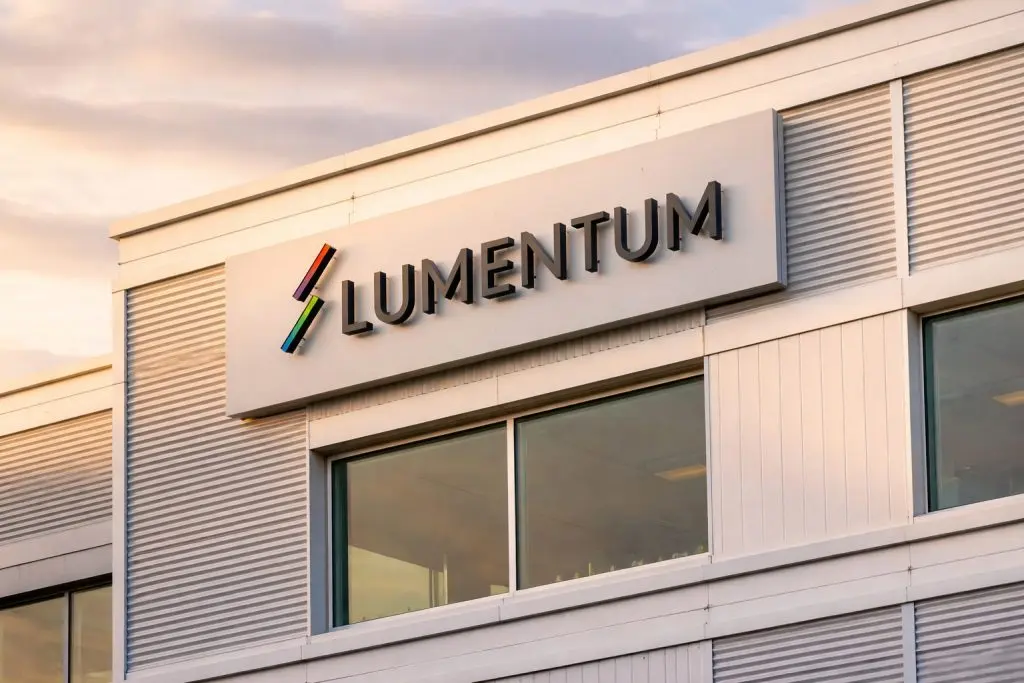 Lumentum Stock Nears $960 After JPMorgan, Mizuho Raise Targets on Nvidia AI Optics Demand